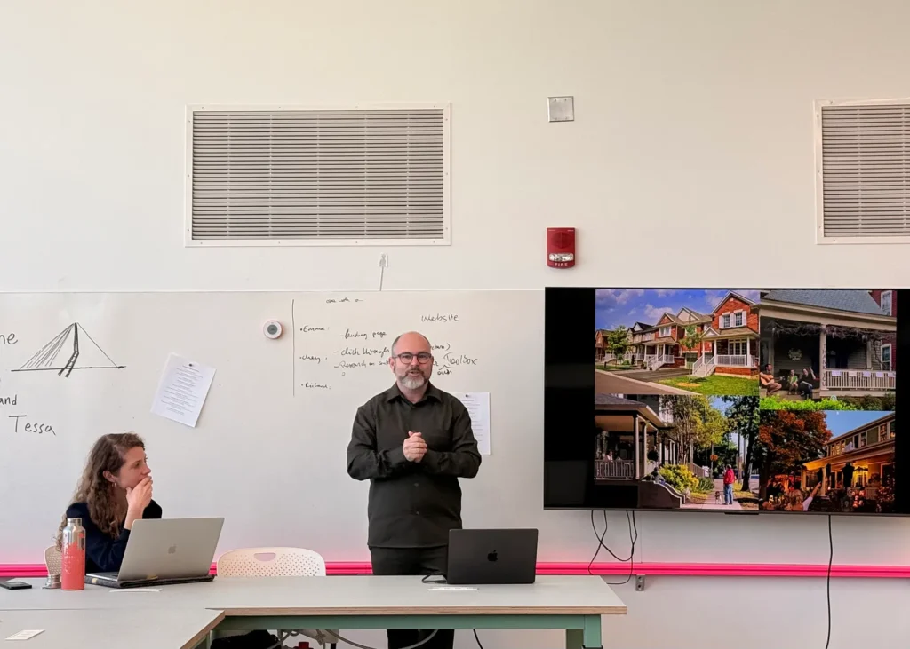 Tessa Steenkamp & Martijn de Waal give lecture at Urban Technology’ undergraduate programme at University of Michigan Ann Arbour